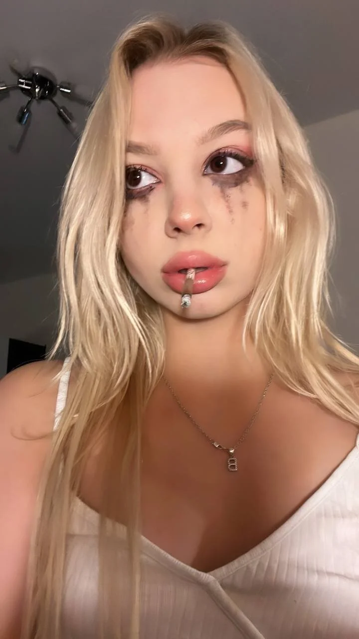 XXX Porn Photo of Nude Laurainlove 5