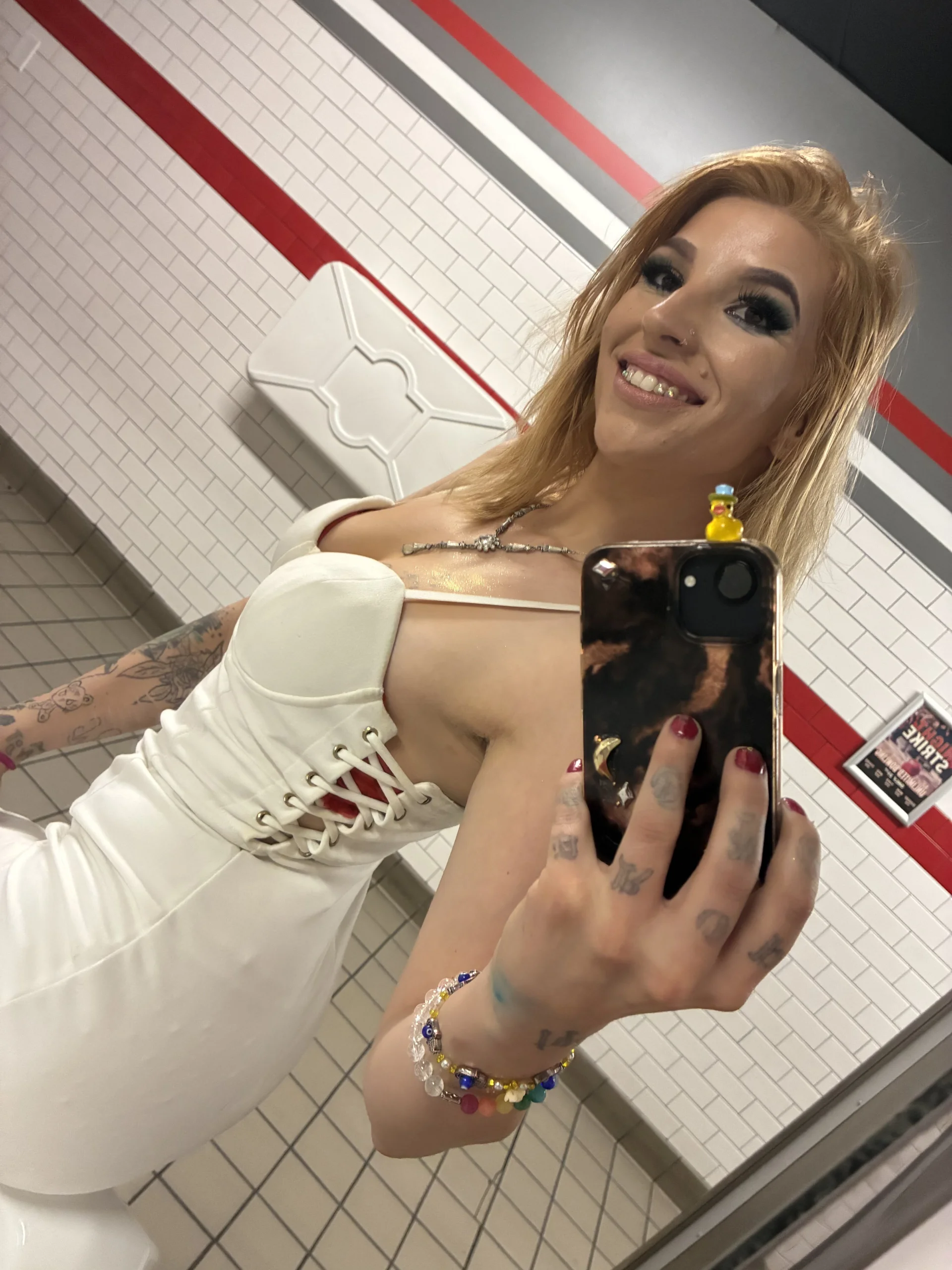 XXX Porn Photo of Nude vixenvalentine666 2