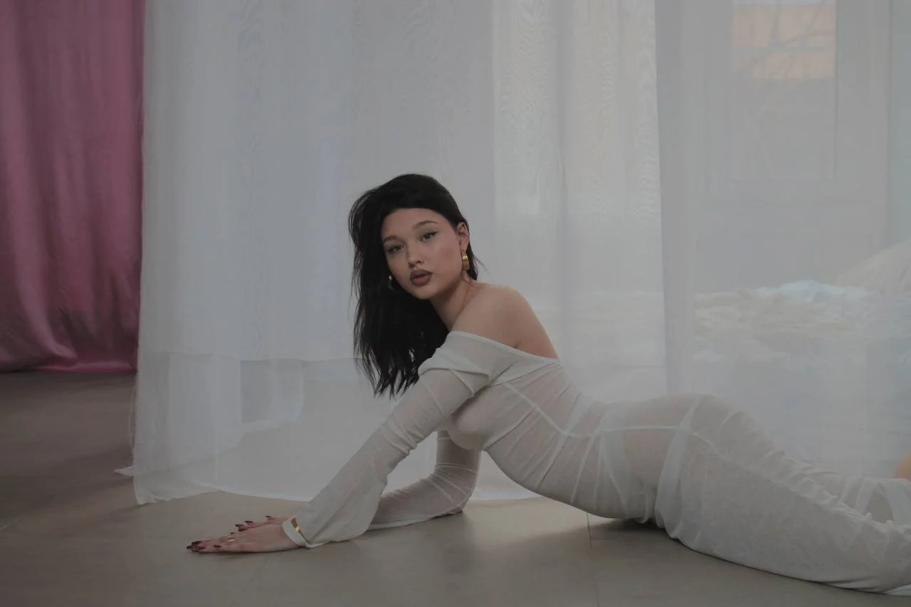 XXX Porn Photo of Nude LilyTouch 3