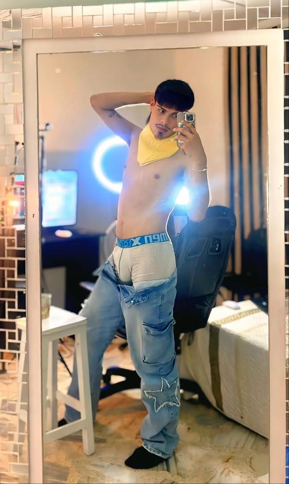 XXX Porn Photo of Nude Julian_Blaze7 13