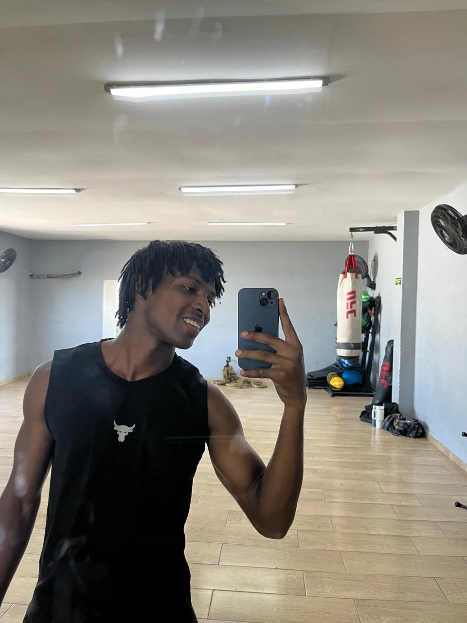 XXX Porn Photo of Nude tau_montes 6