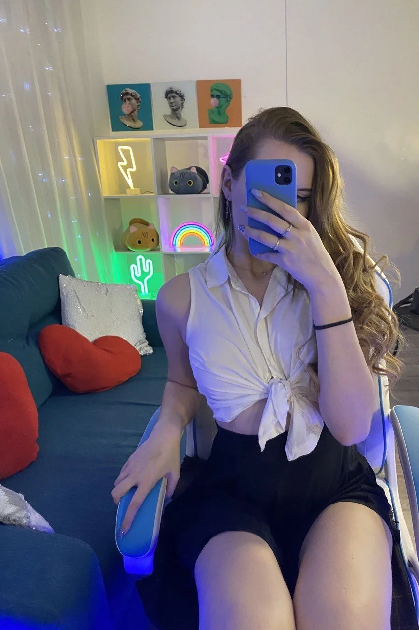 XXX Porn Photo of Nude Honey_blonde 1