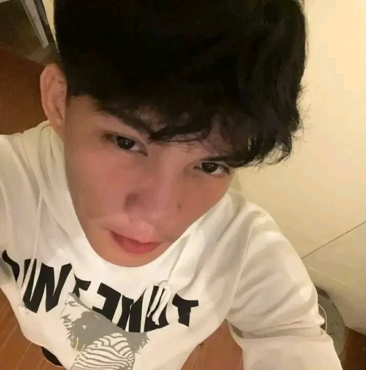 XXX Porn Photo of Nude marksurelyhard 1