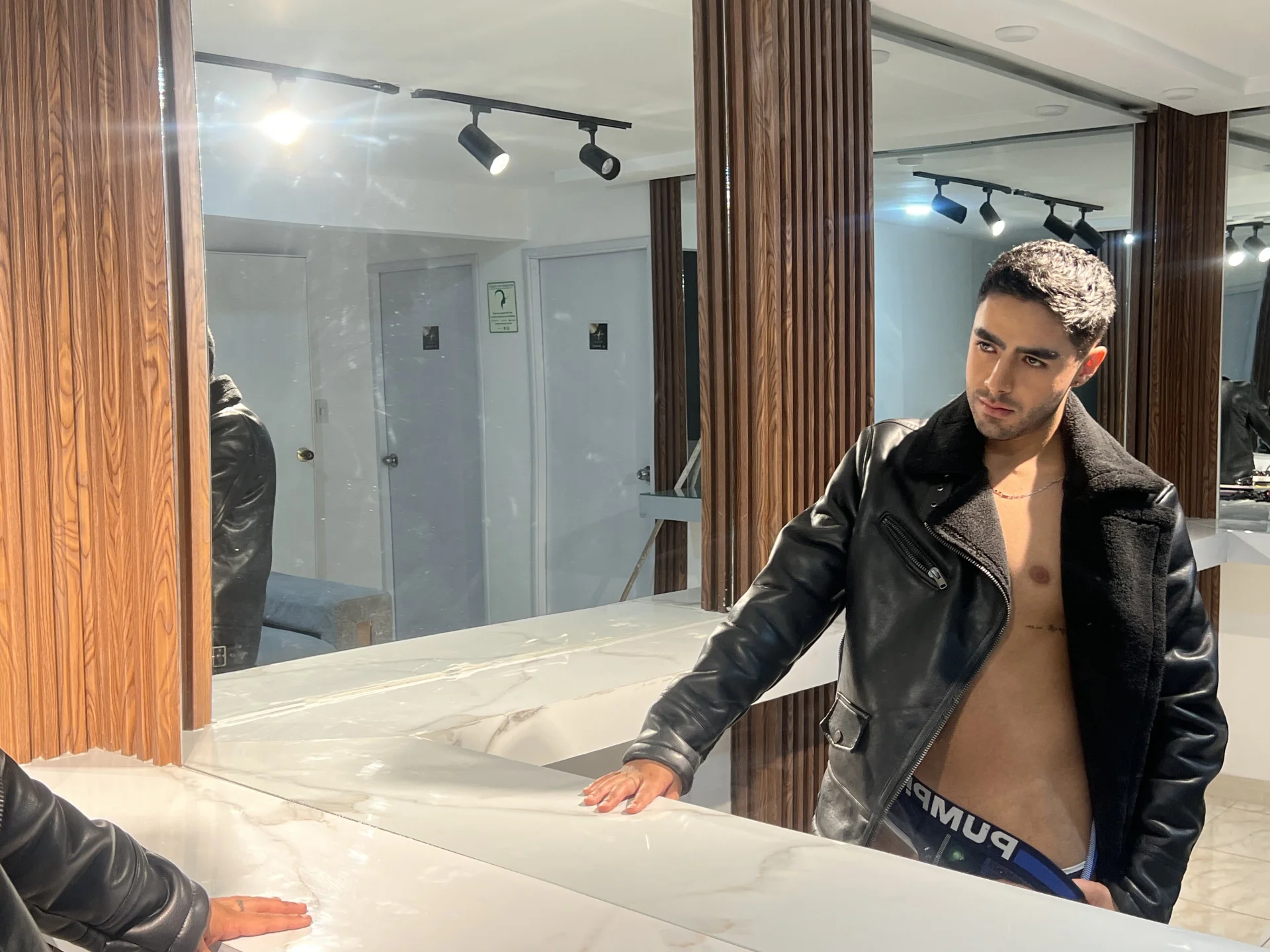 XXX Porn Photo of Nude ItsMeEros 340