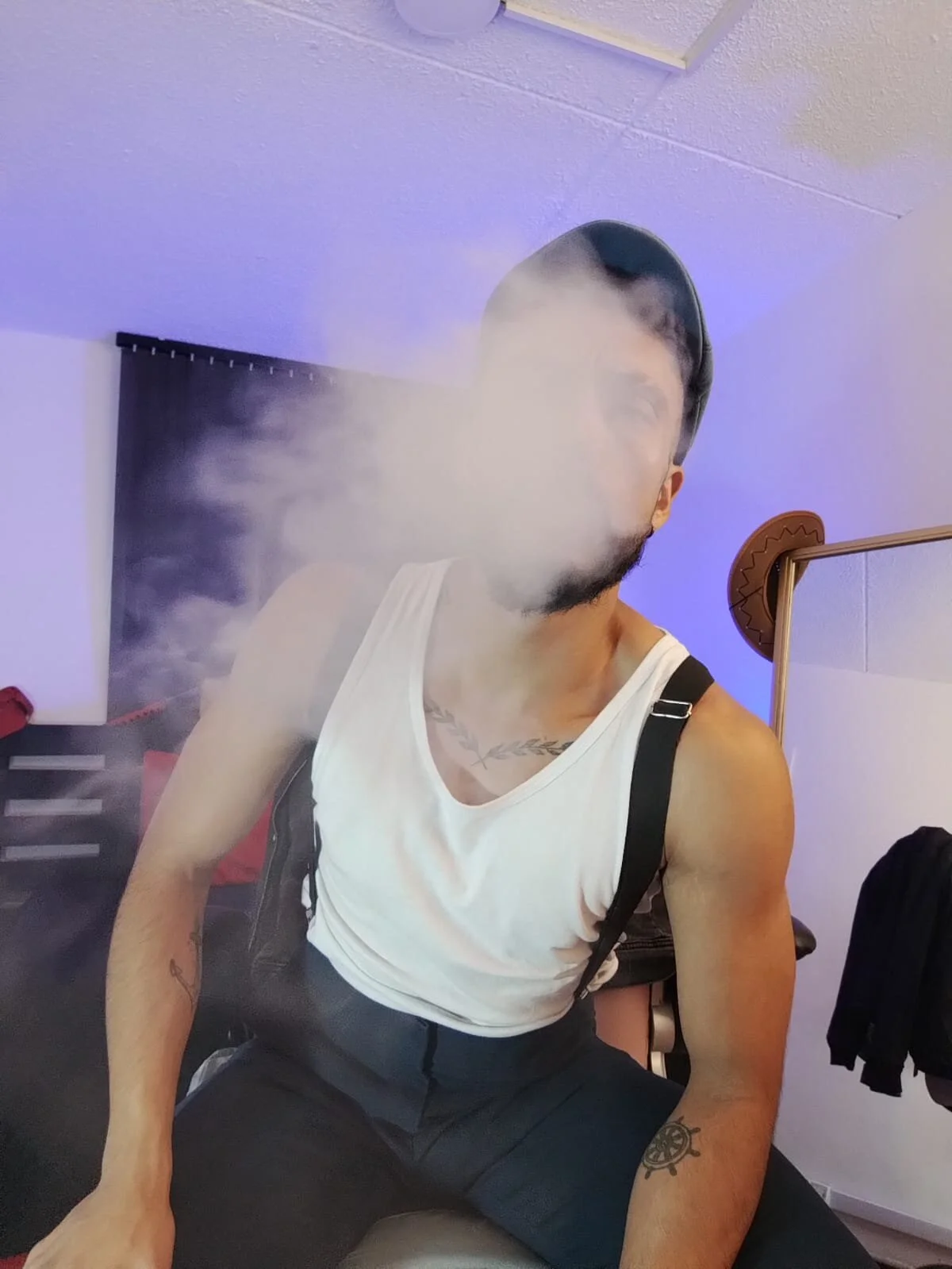 XXX Porn Photo of Nude Tom_cooper_ 128