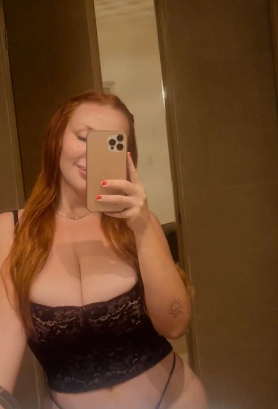 XXX Porn Photo of Nude MarlaRed 25