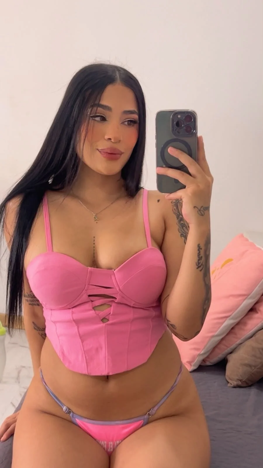 XXX Porn Photo of Nude laura_rouse_ 51