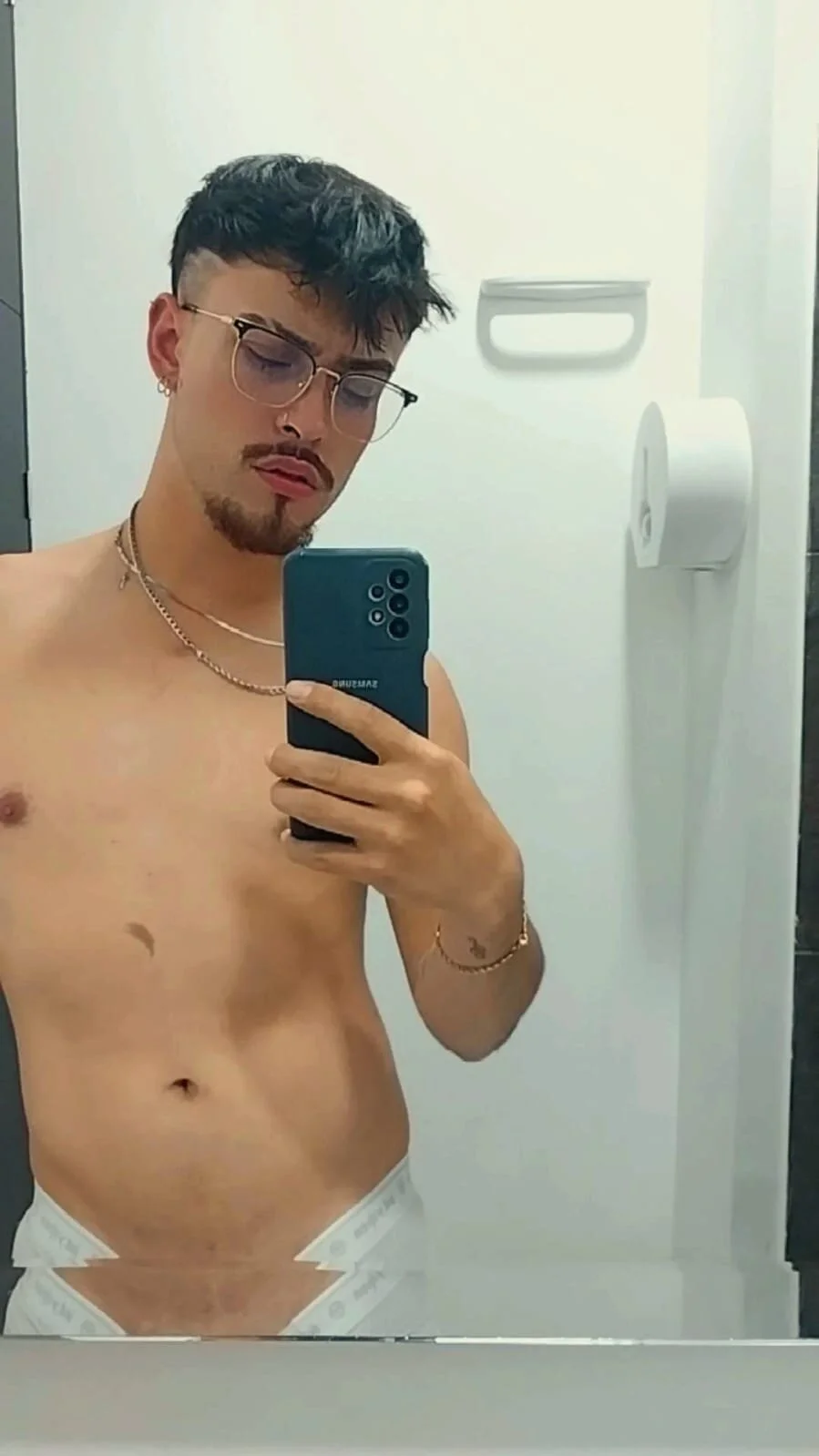 XXX Porn Photo of Nude Aiden_Gray 7