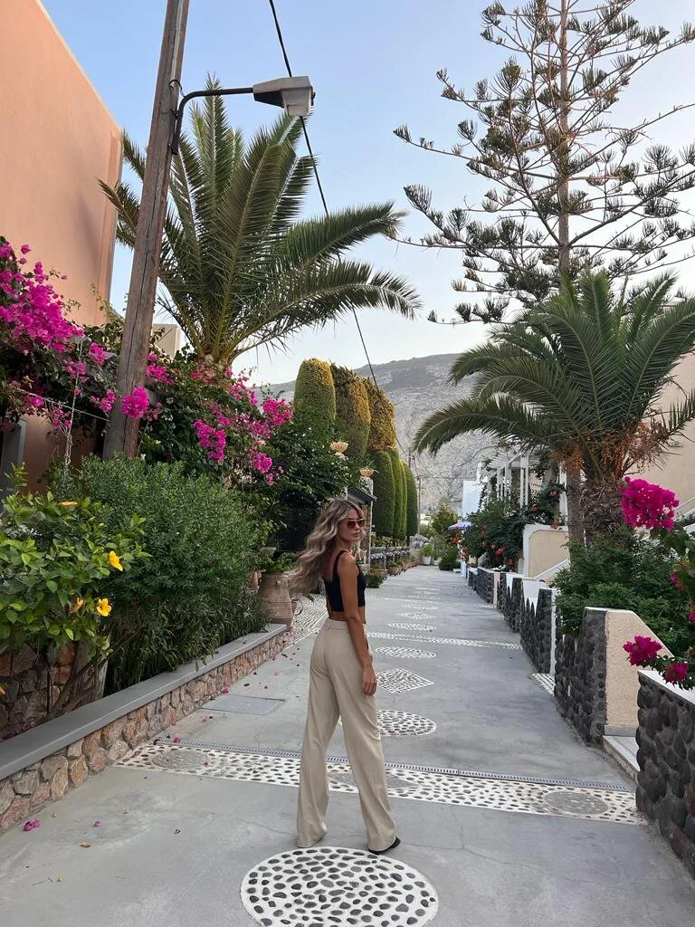 XXX Porn Photo of Nude Avril_Cyrus 25