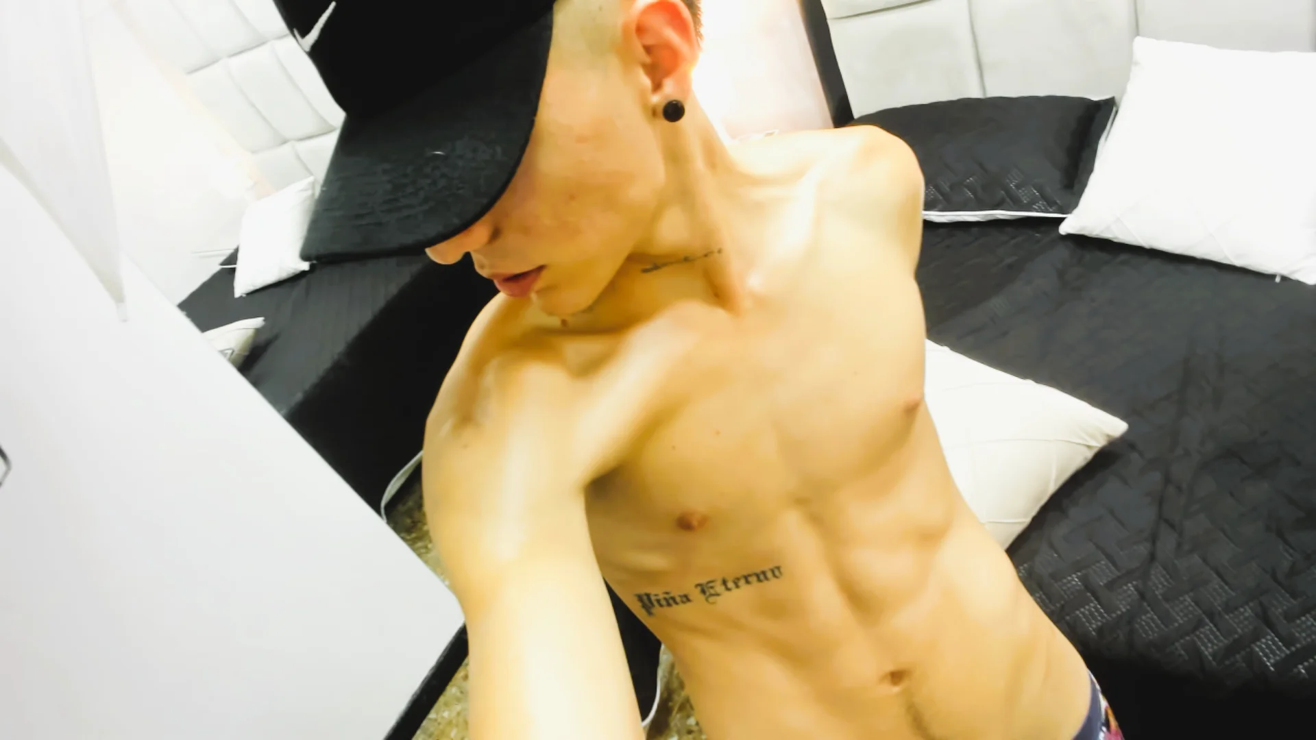 XXX Porn Photo of Nude NikyDark 6