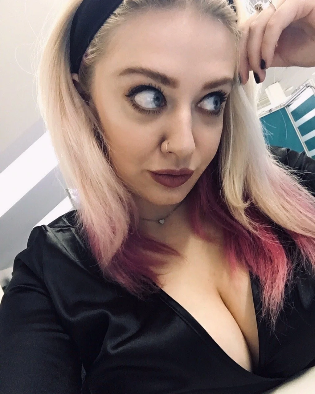 XXX Porn Photo of Nude pinkbow 5
