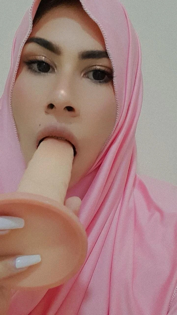 XXX Porn Photo of Nude alia_bashar 8
