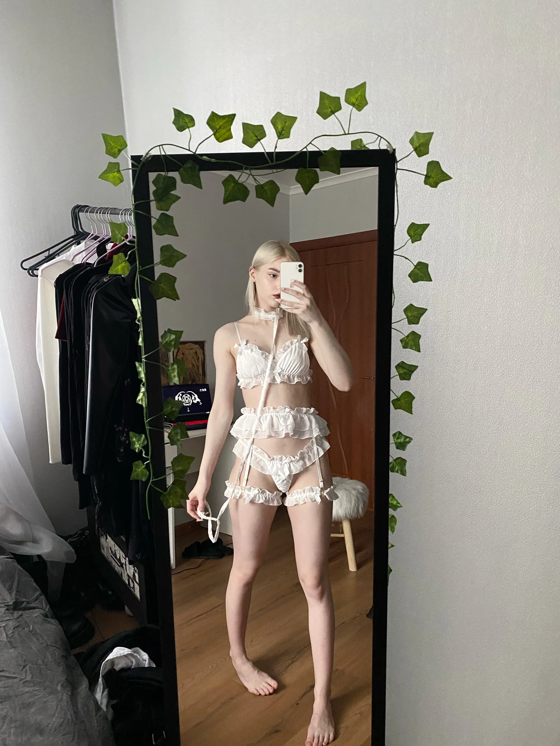XXX Porn Photo of Nude allotropp 4