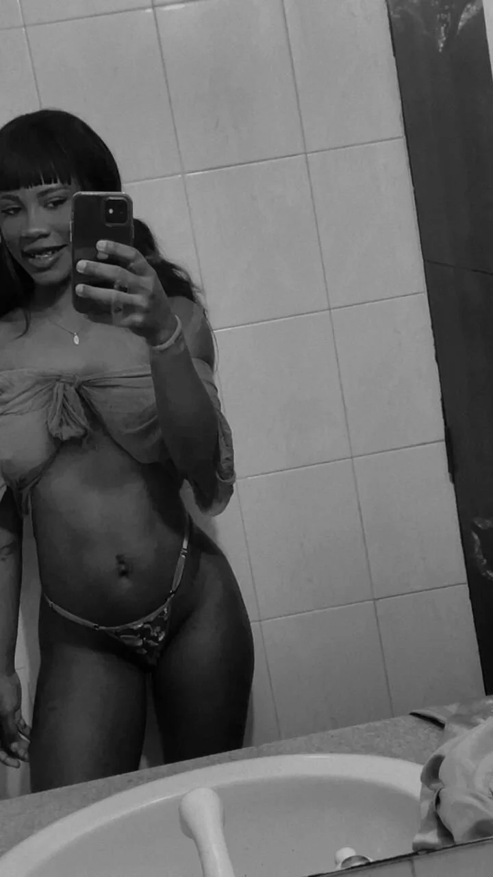 XXX Porn Photo of Nude LucianaaMorena 1