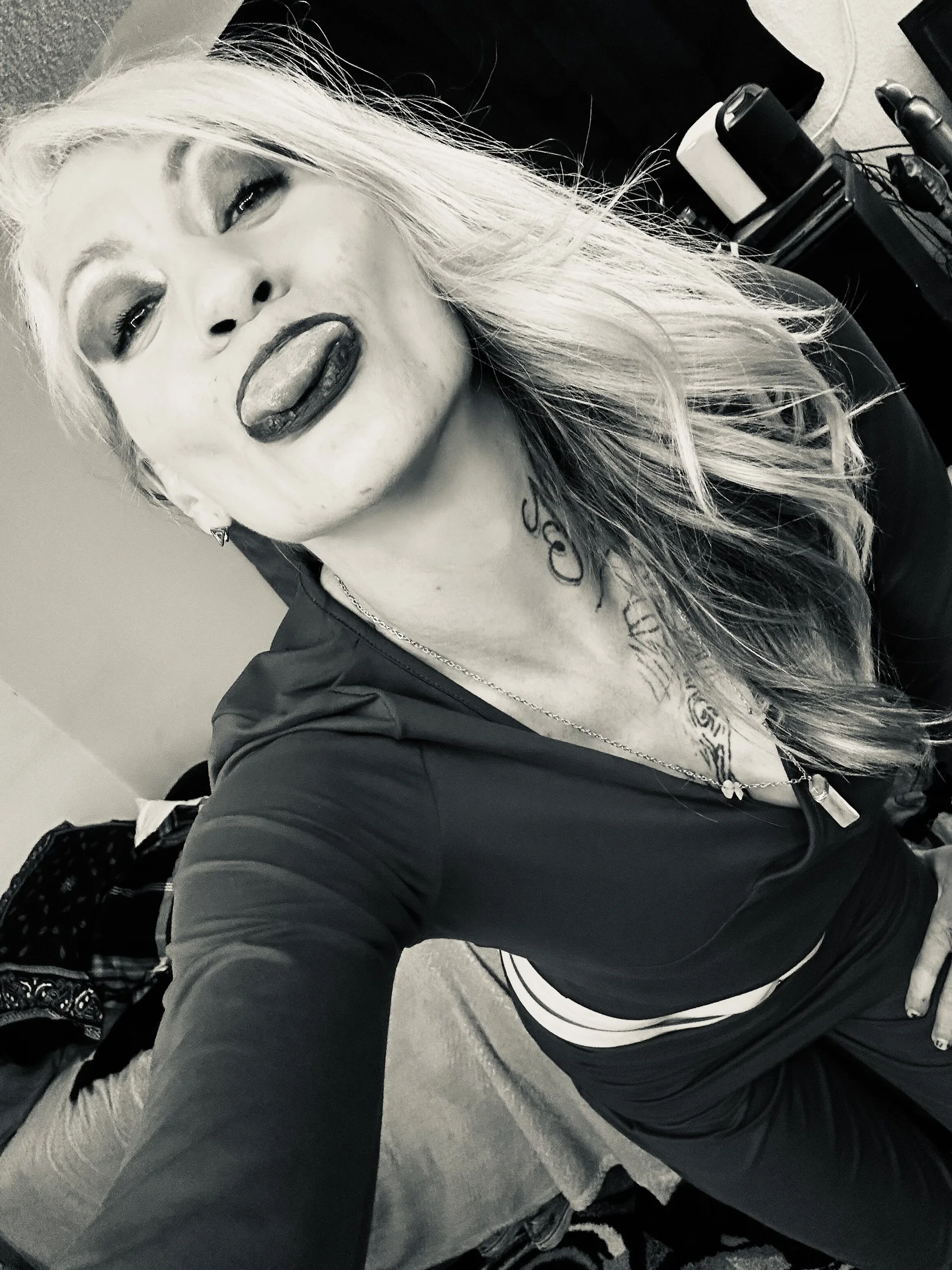 XXX Porn Photo of Nude ViironiikaHostiile 19