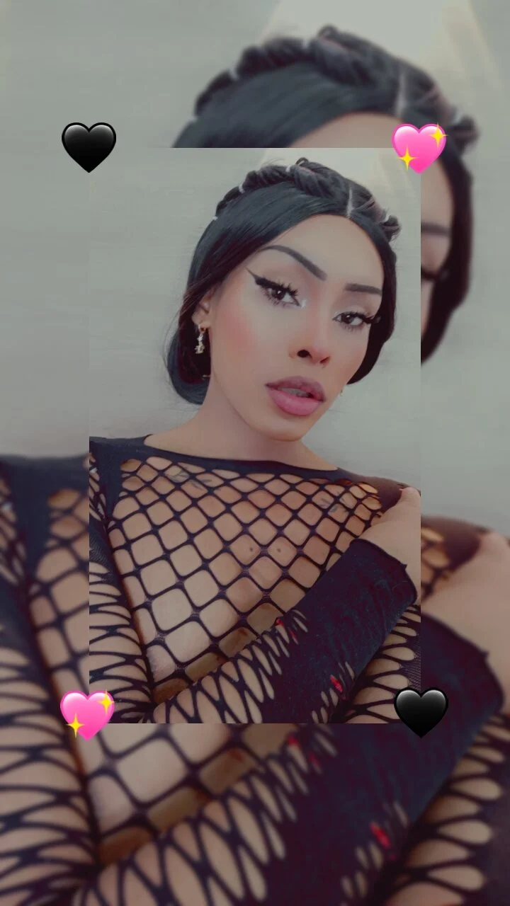 XXX Porn Photo of Nude CoralineSweett 13