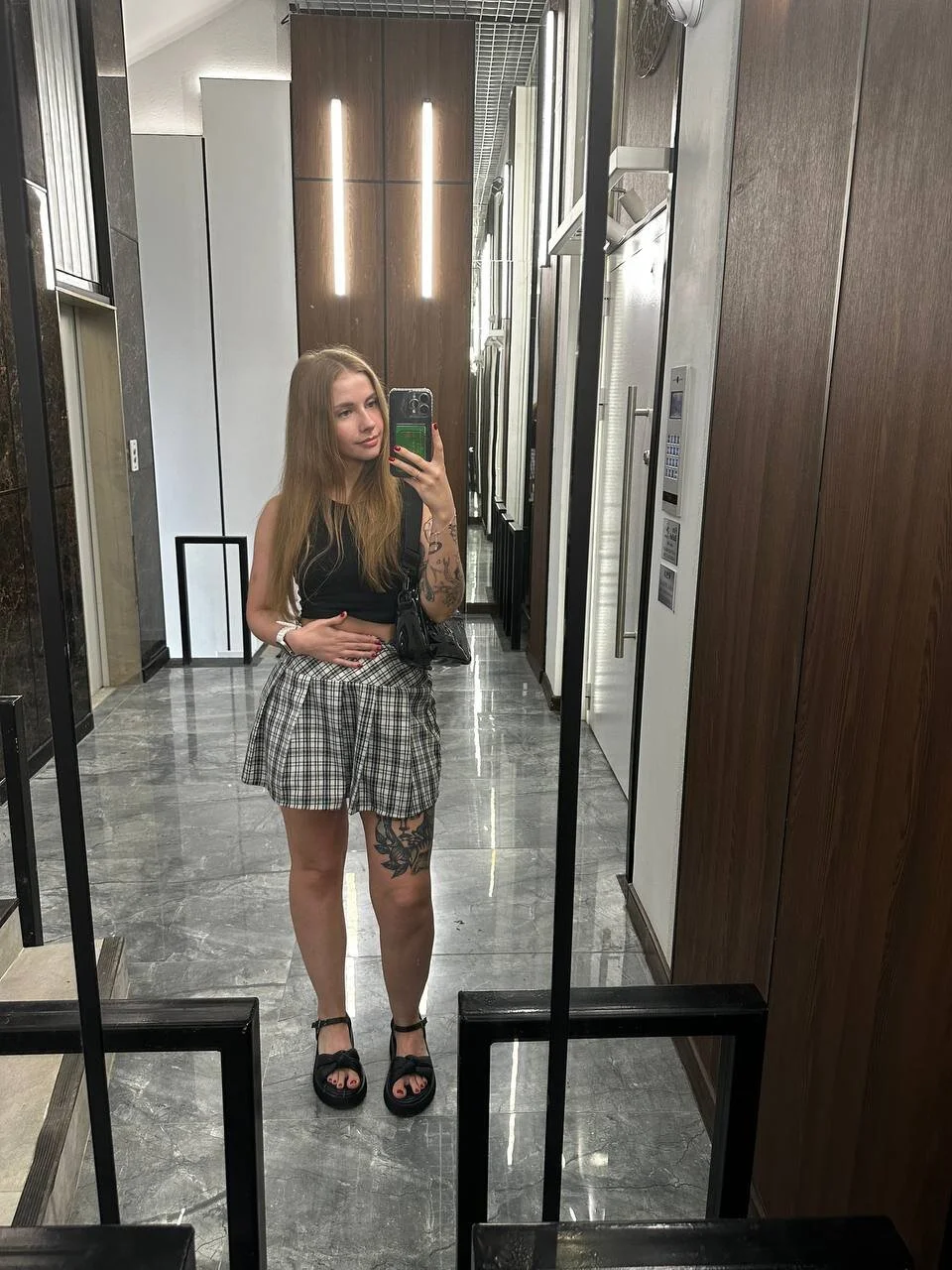 XXX Porn Photo of Nude Vikki_Cheese 10