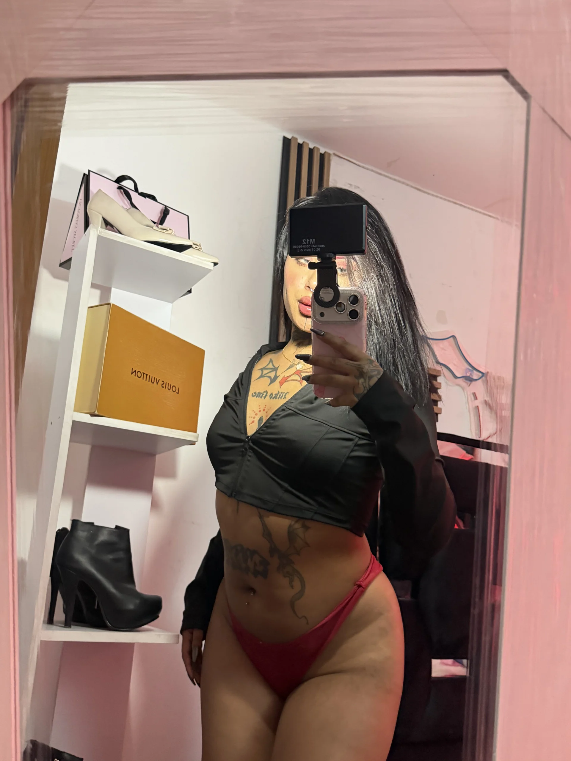 XXX Porn Photo of Nude LauriInk1 12