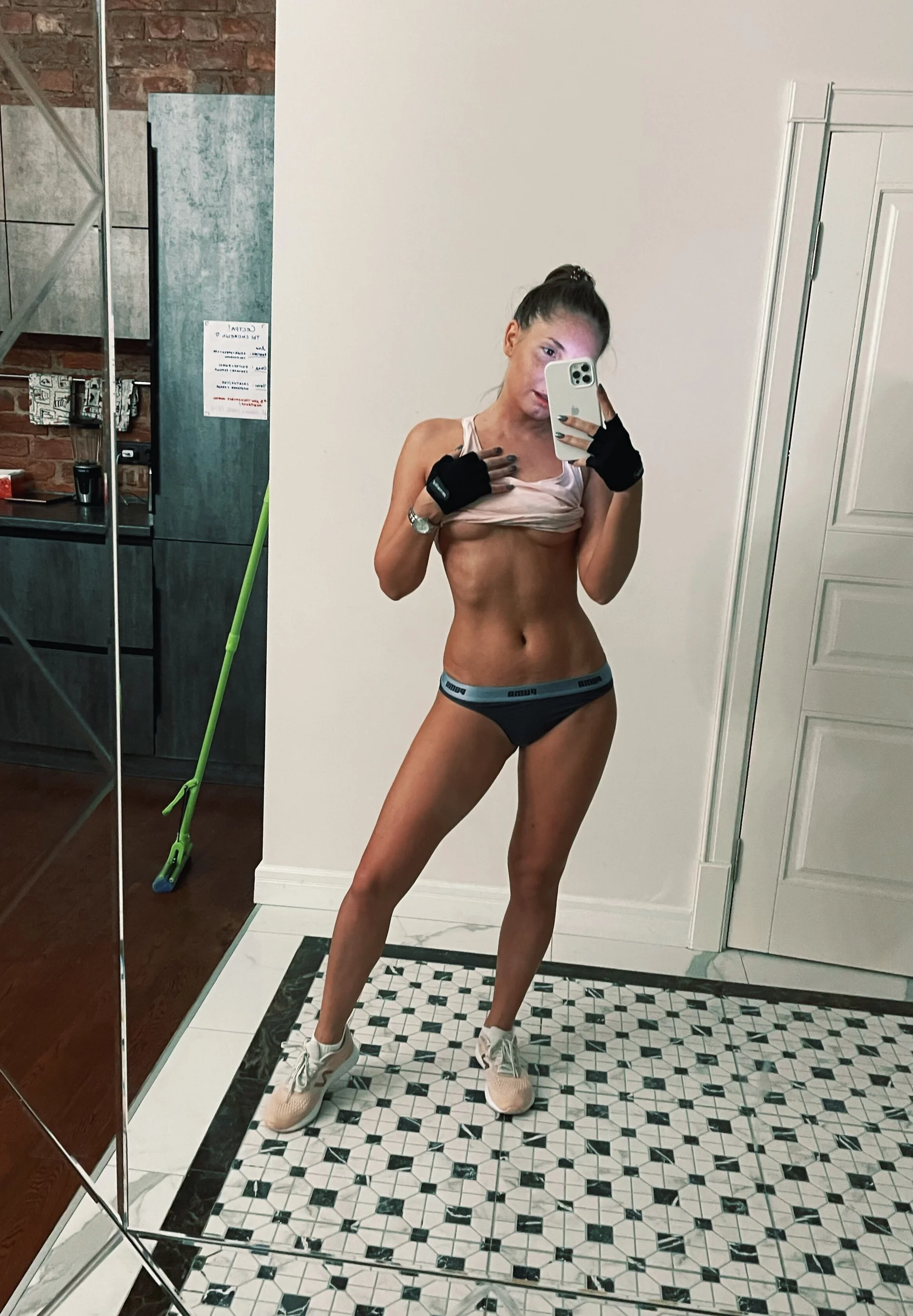 XXX Porn Photo of Nude Chel_sea_ 39