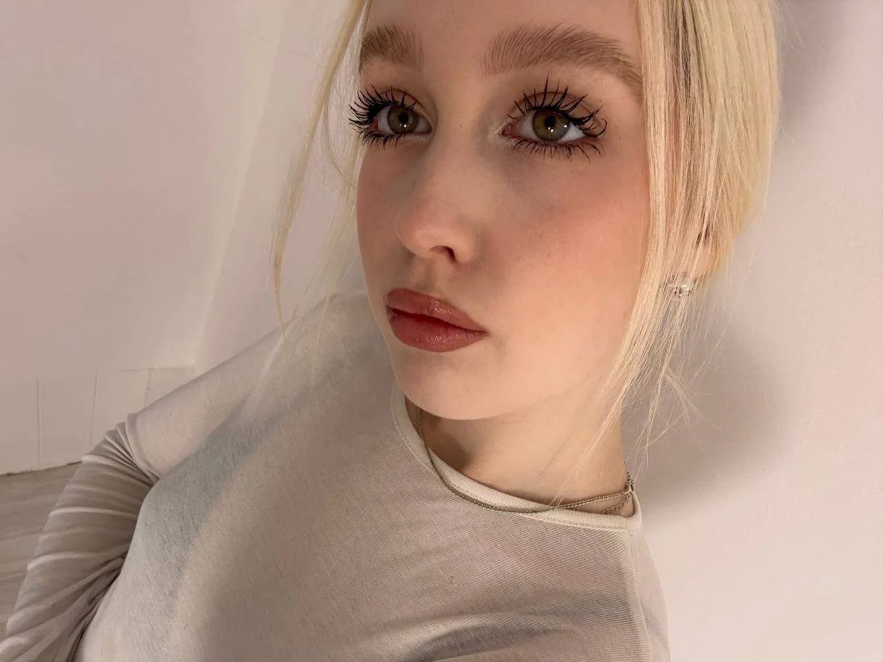 XXX Porn Photo of Nude alicewonderyou 17