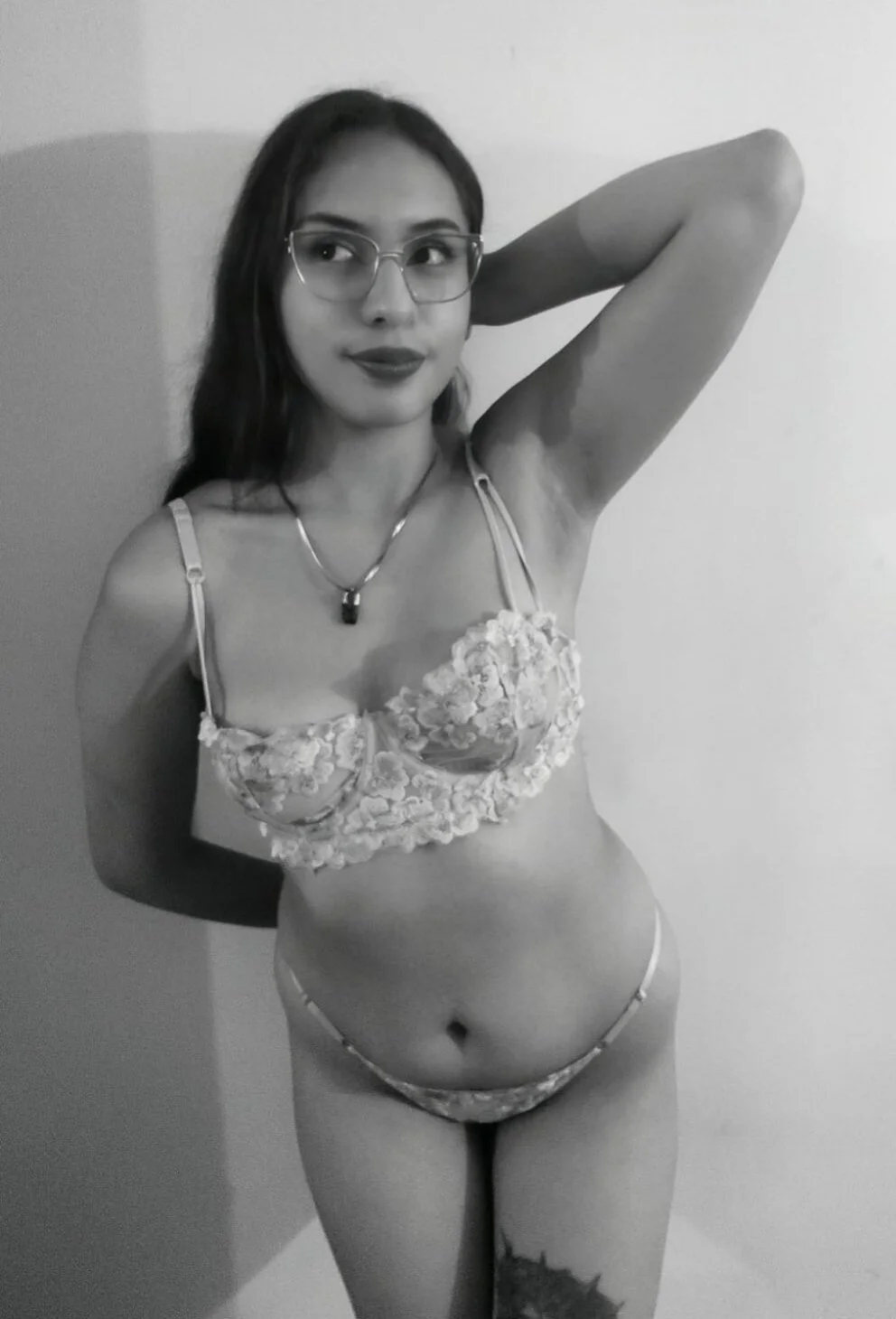 XXX Porn Photo of Nude VixenScarlet 3