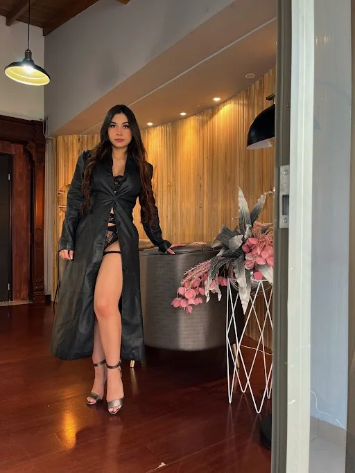 XXX Porn Photo of Nude EllieMitchell 28