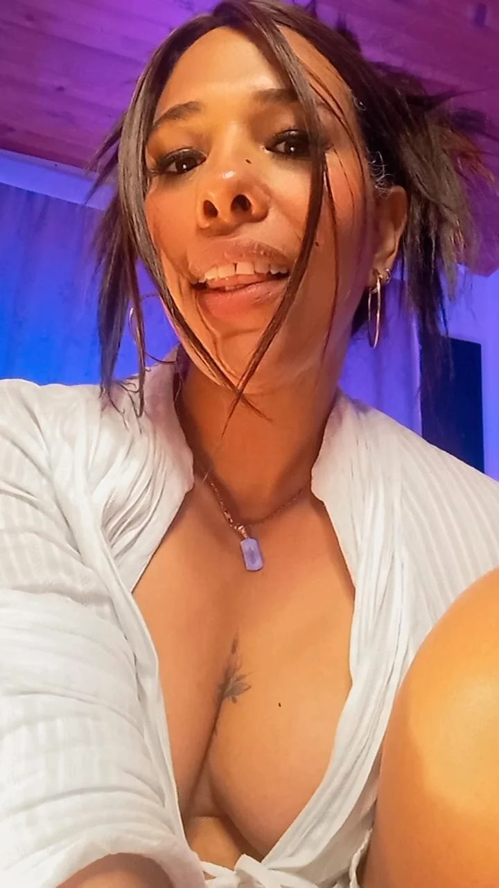 XXX Porn Photo of Nude Ivon_C 3