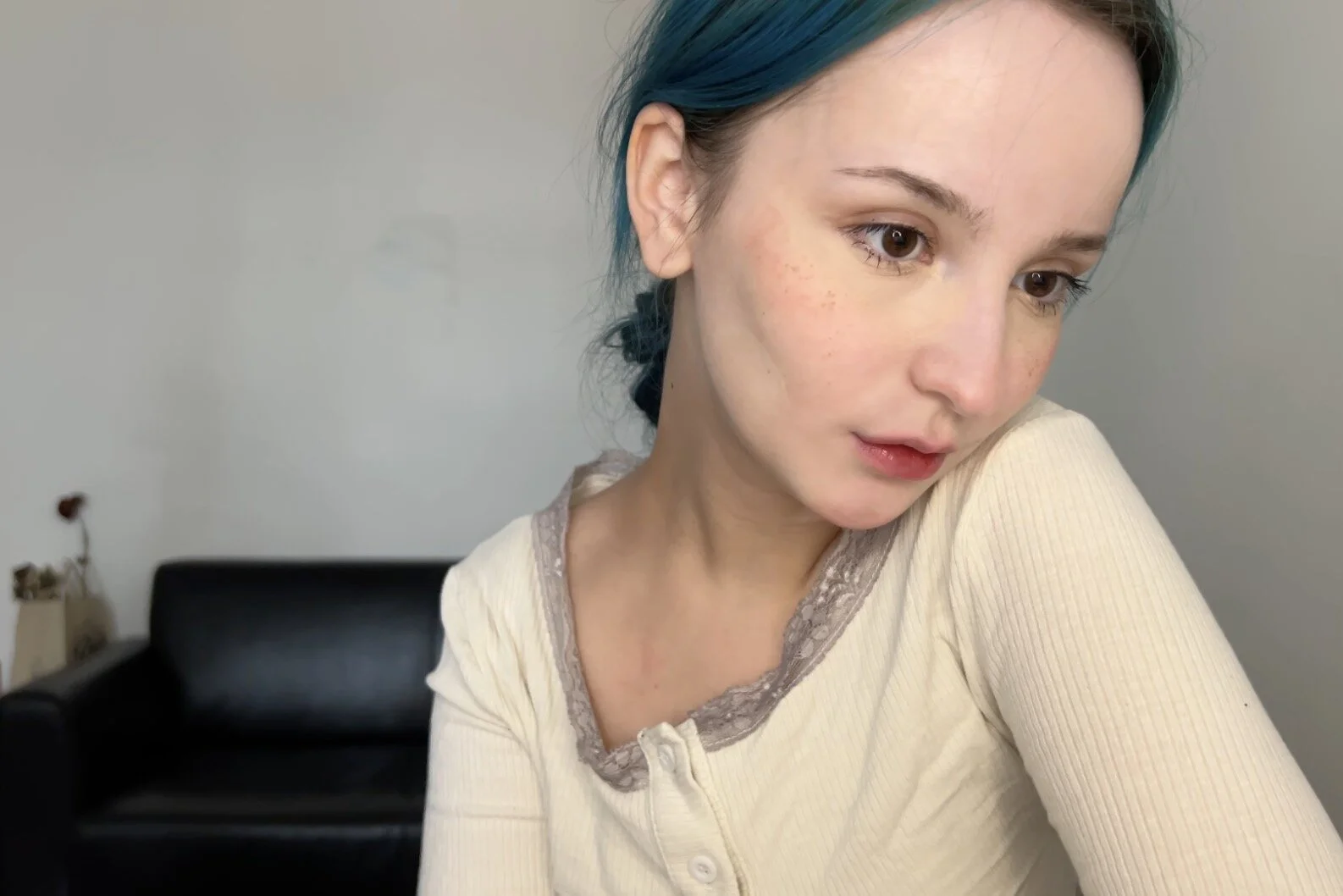 XXX Porn Photo of Nude emilyy_xoxo 2
