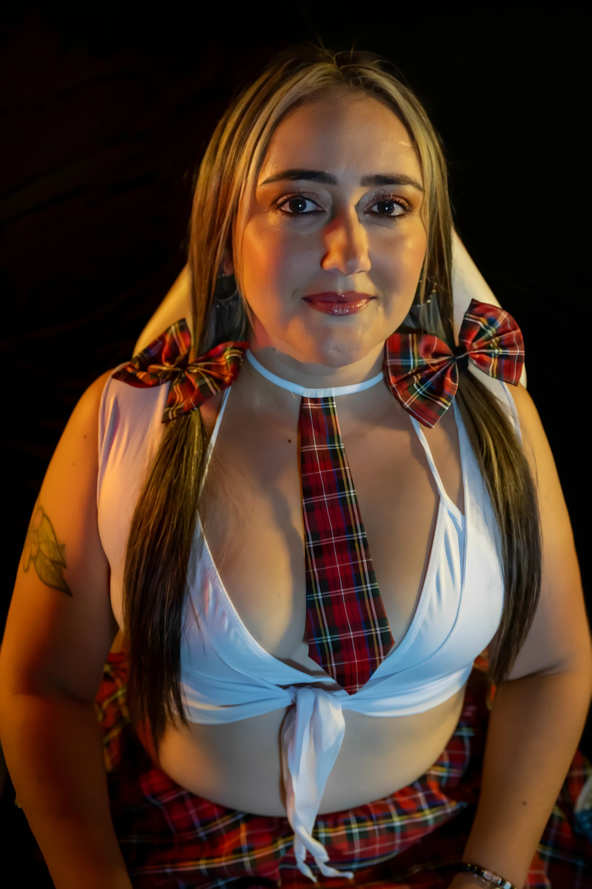 XXX Porn Photo of Nude naughty_milf_esmeralda 9