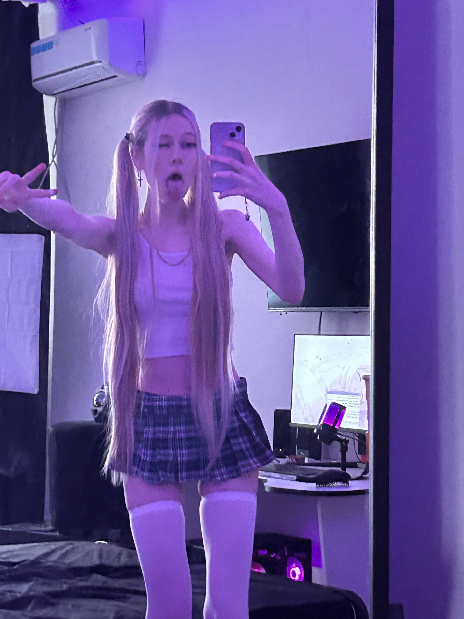 XXX Porn Photo of Nude bbybee_lin 16