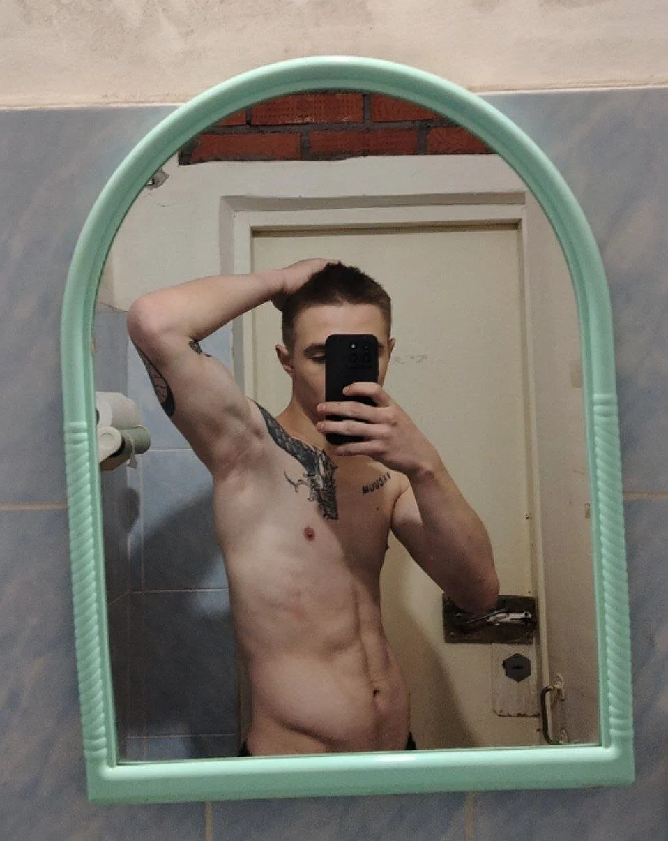 XXX Porn Photo of Nude LEO__MILLER 4