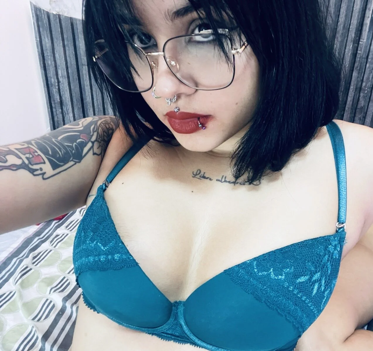 XXX Porn Photo of Nude beth_cast_x 13