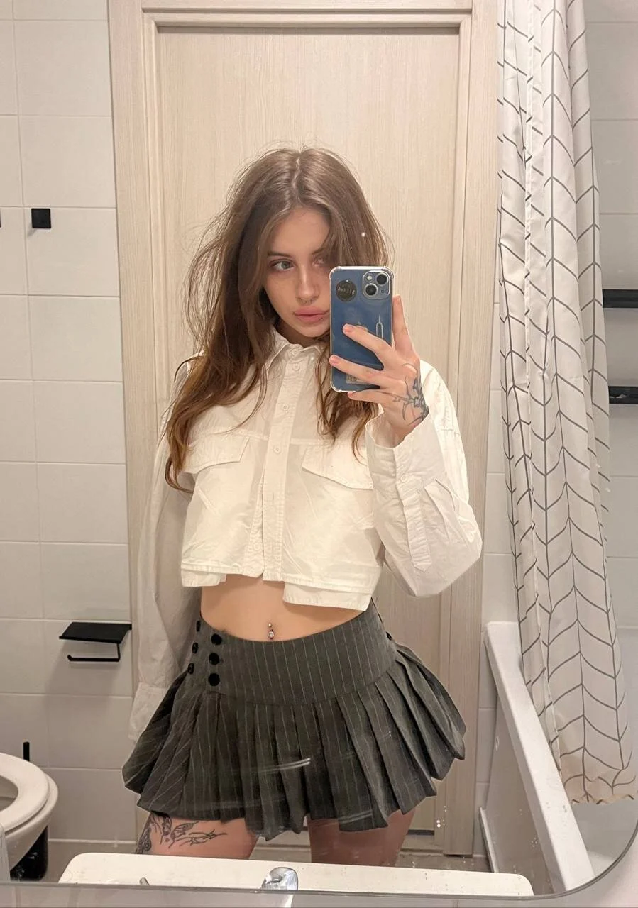 XXX Porn Photo of Nude evvaavve 1