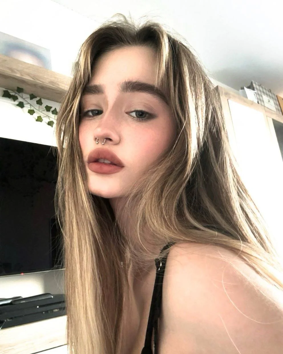 XXX Porn Photo of Nude lovelyalivia 8