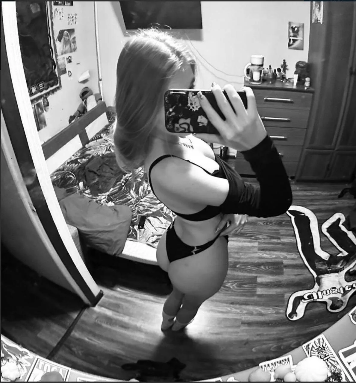 XXX Porn Photo of Nude RoxyWave 5