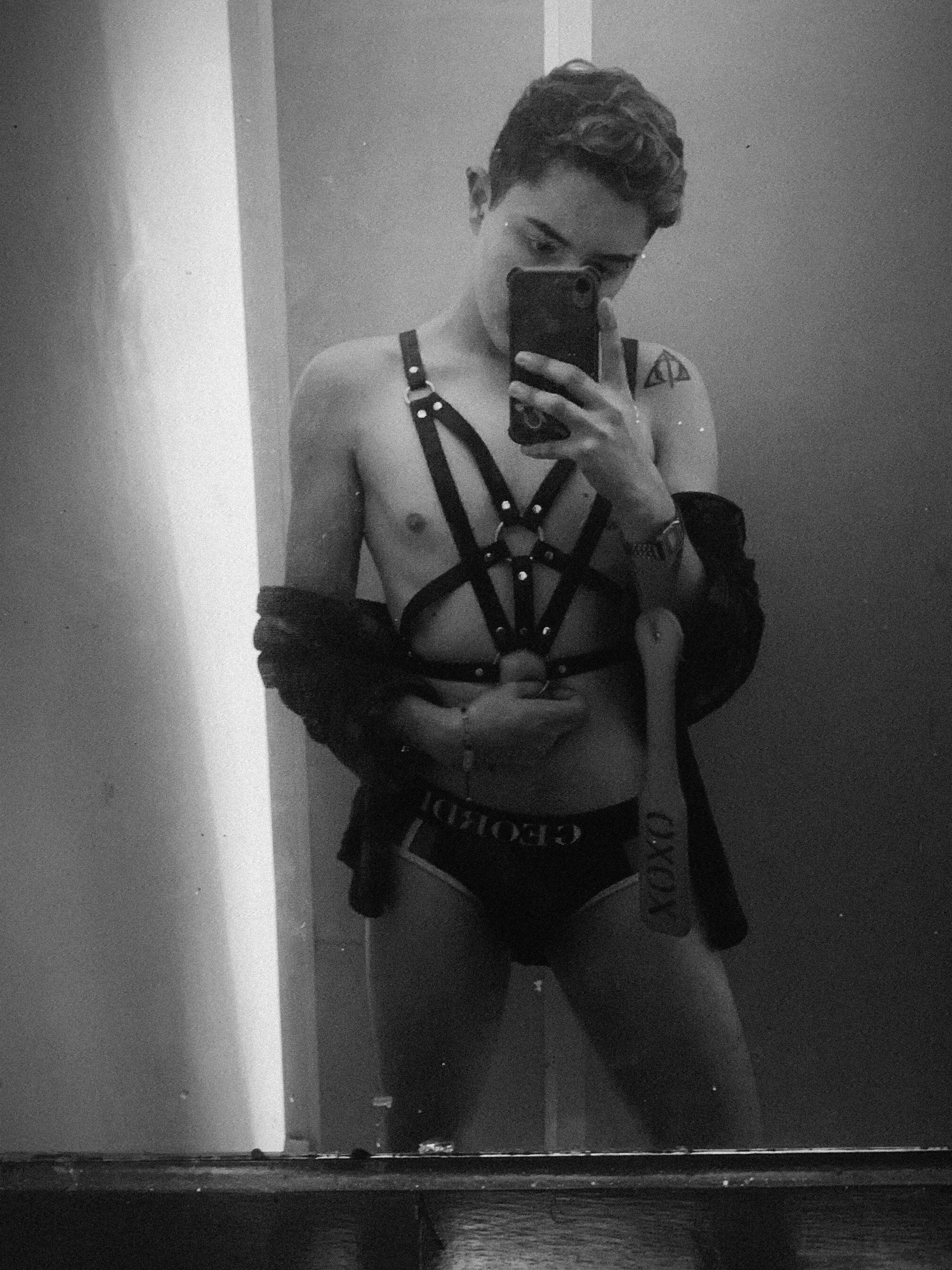 XXX Porn Photo of Nude James666black 19