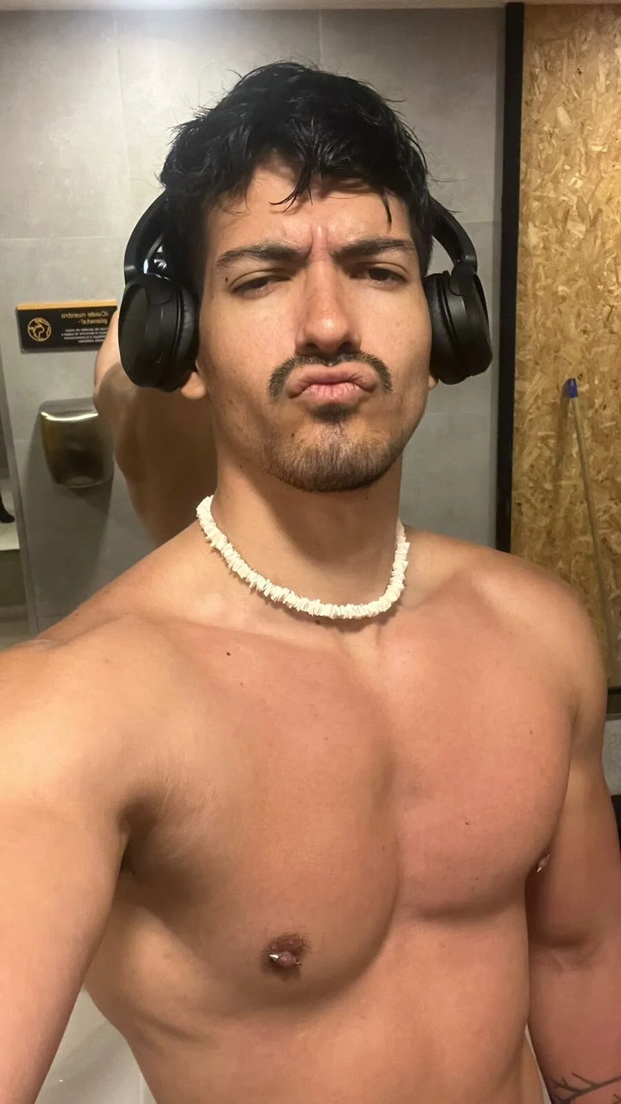 XXX Porn Photo of Nude bbbeachboy 123