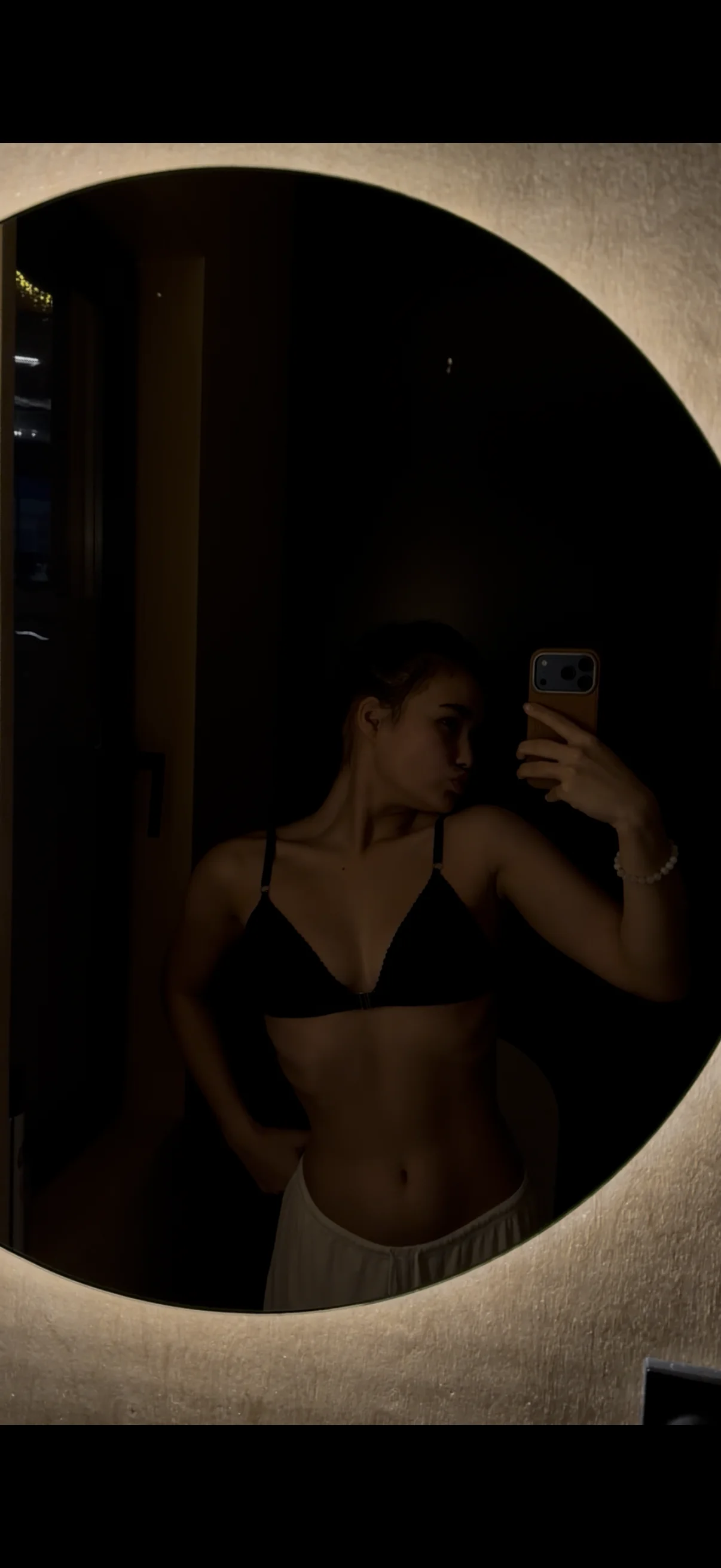 XXX Porn Photo of Nude Eliasian 12