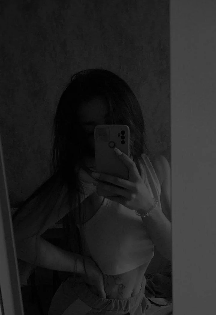 XXX Porn Photo of Nude MollyMeltorr 2