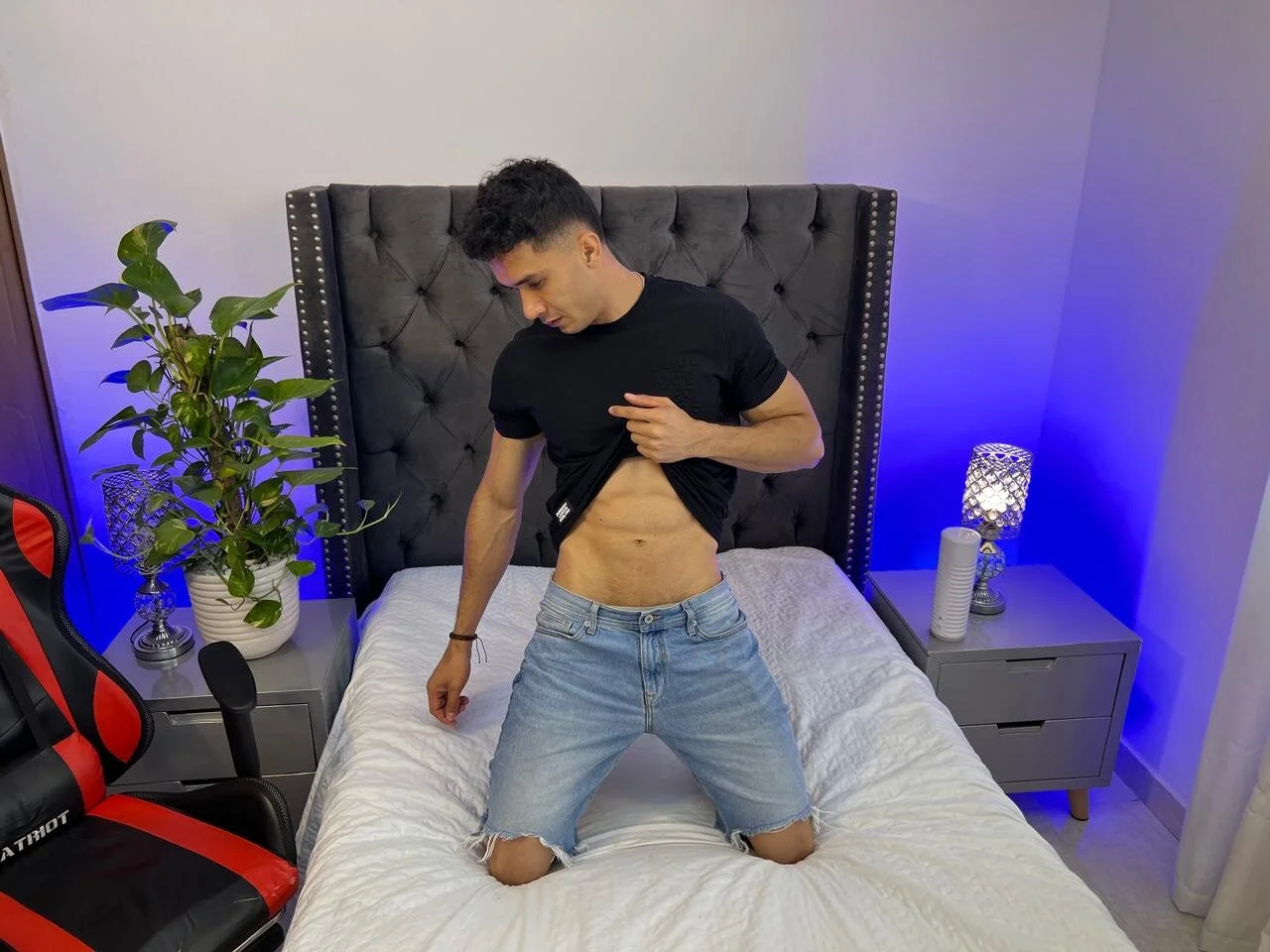 XXX Porn Photo of Nude aronvillegas 4
