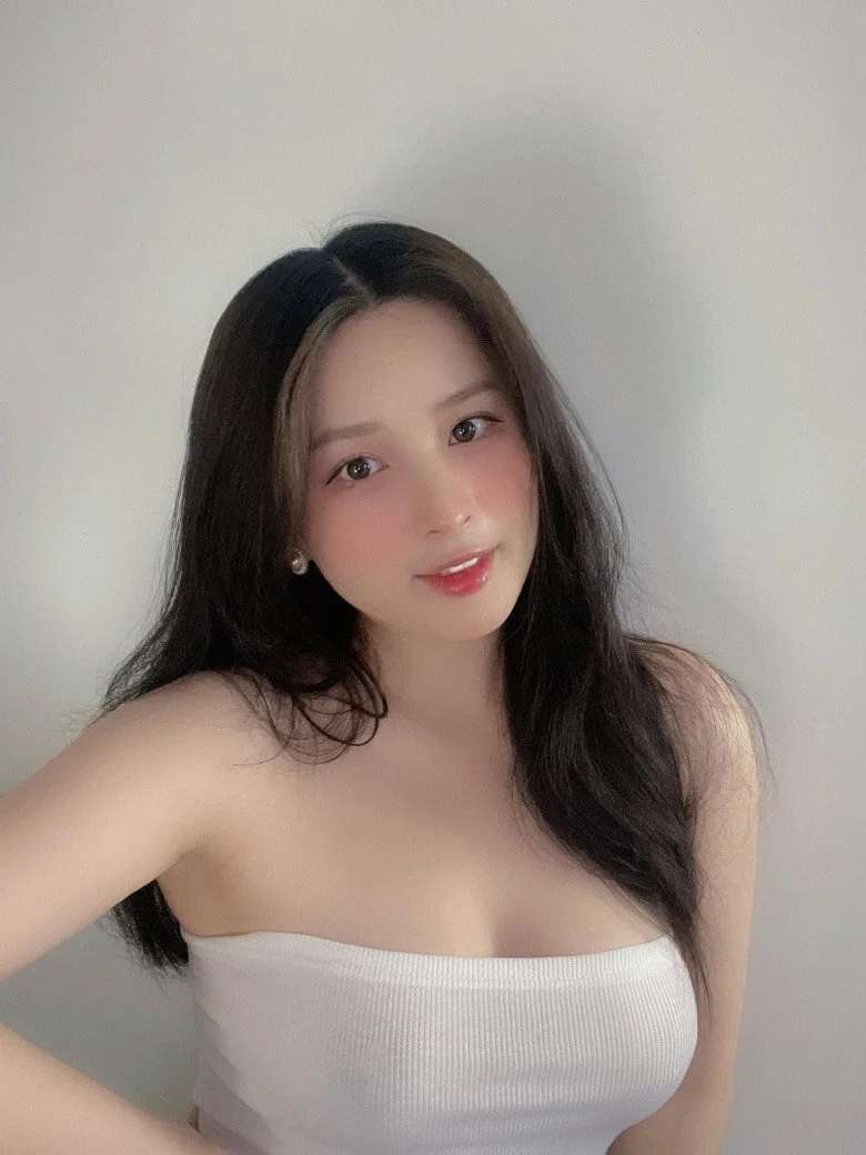 XXX Porn Photo of Nude LylyBaby1888 2