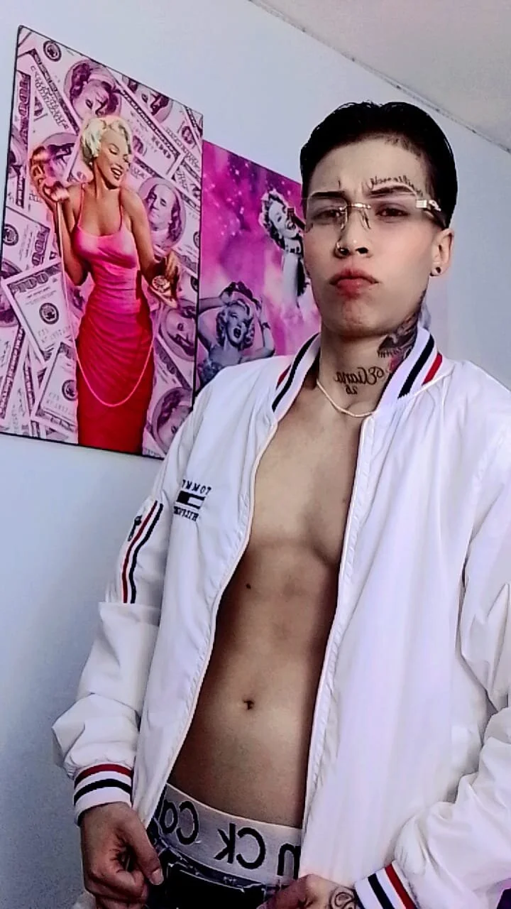 XXX Porn Photo of Nude Jonesliam23 12