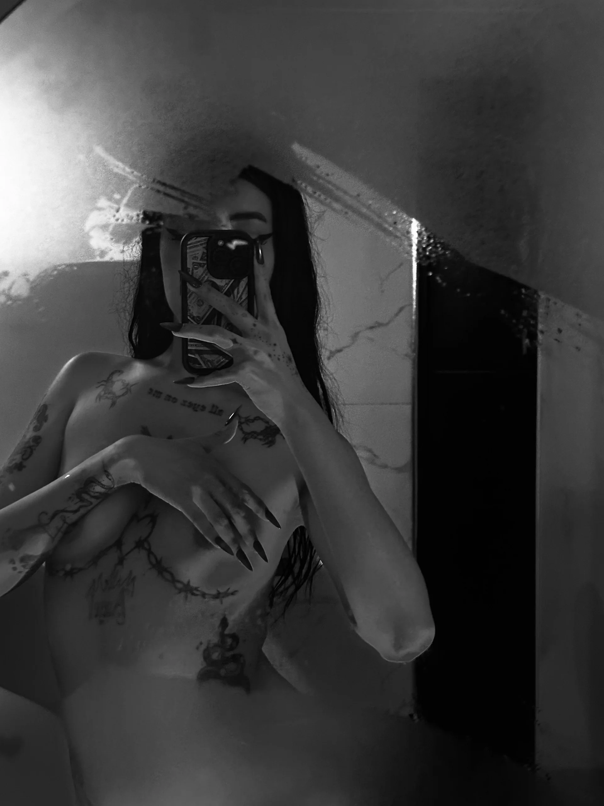 XXX Porn Photo of Nude Kendramillerr_1 33