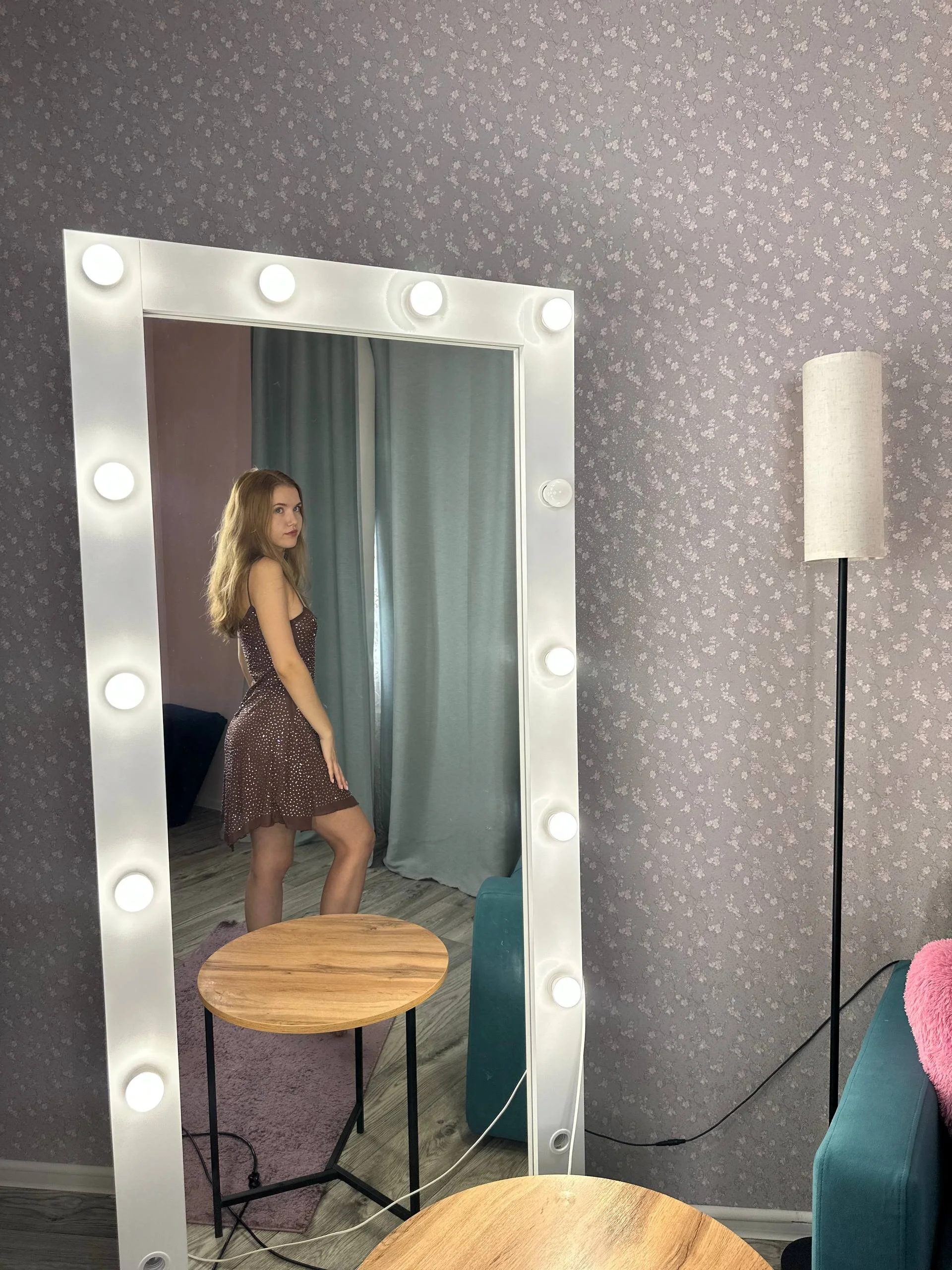 Eva__Lewis