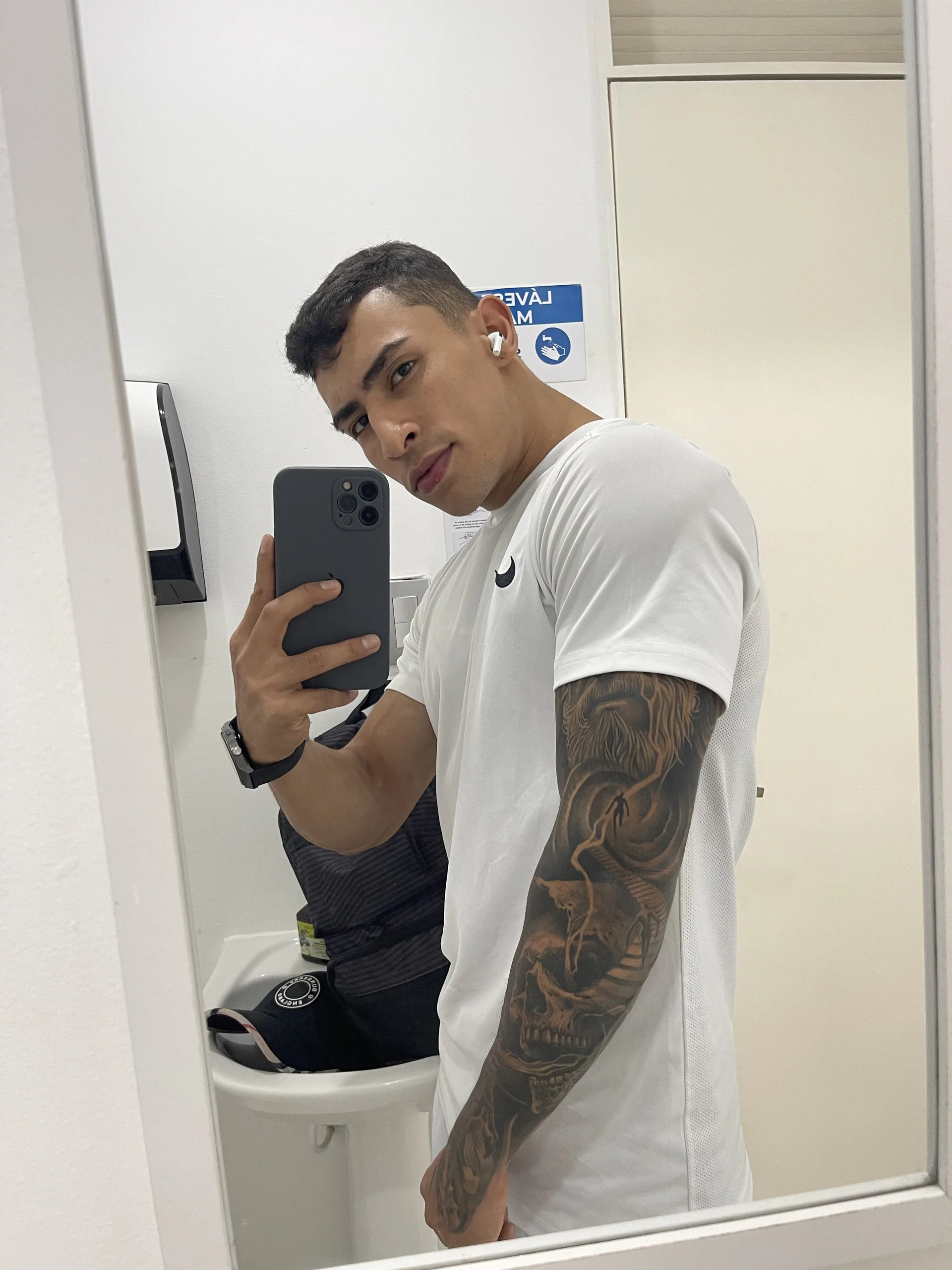 XXX Porn Photo of Nude Mr_adrian 3
