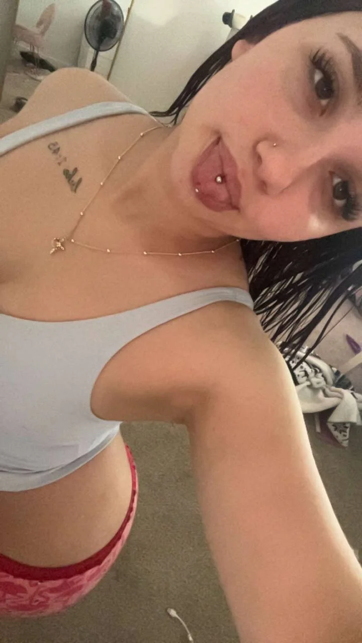 XXX Porn Photo of Nude ErikaLuvX 2