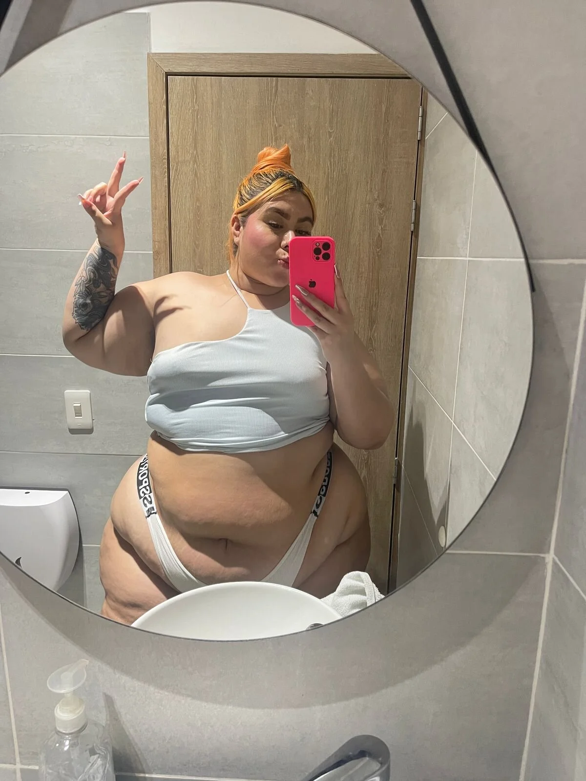 XXX Porn Photo of Nude aandreaperez 148