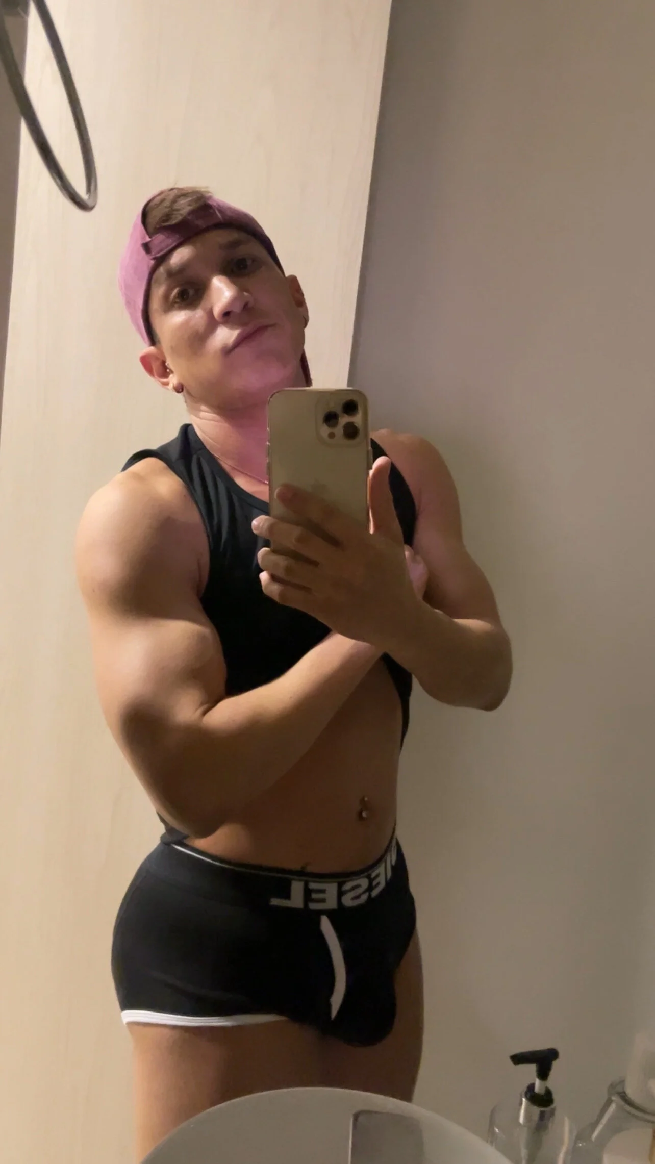 XXX Porn Photo of Nude cami_hotboy 16