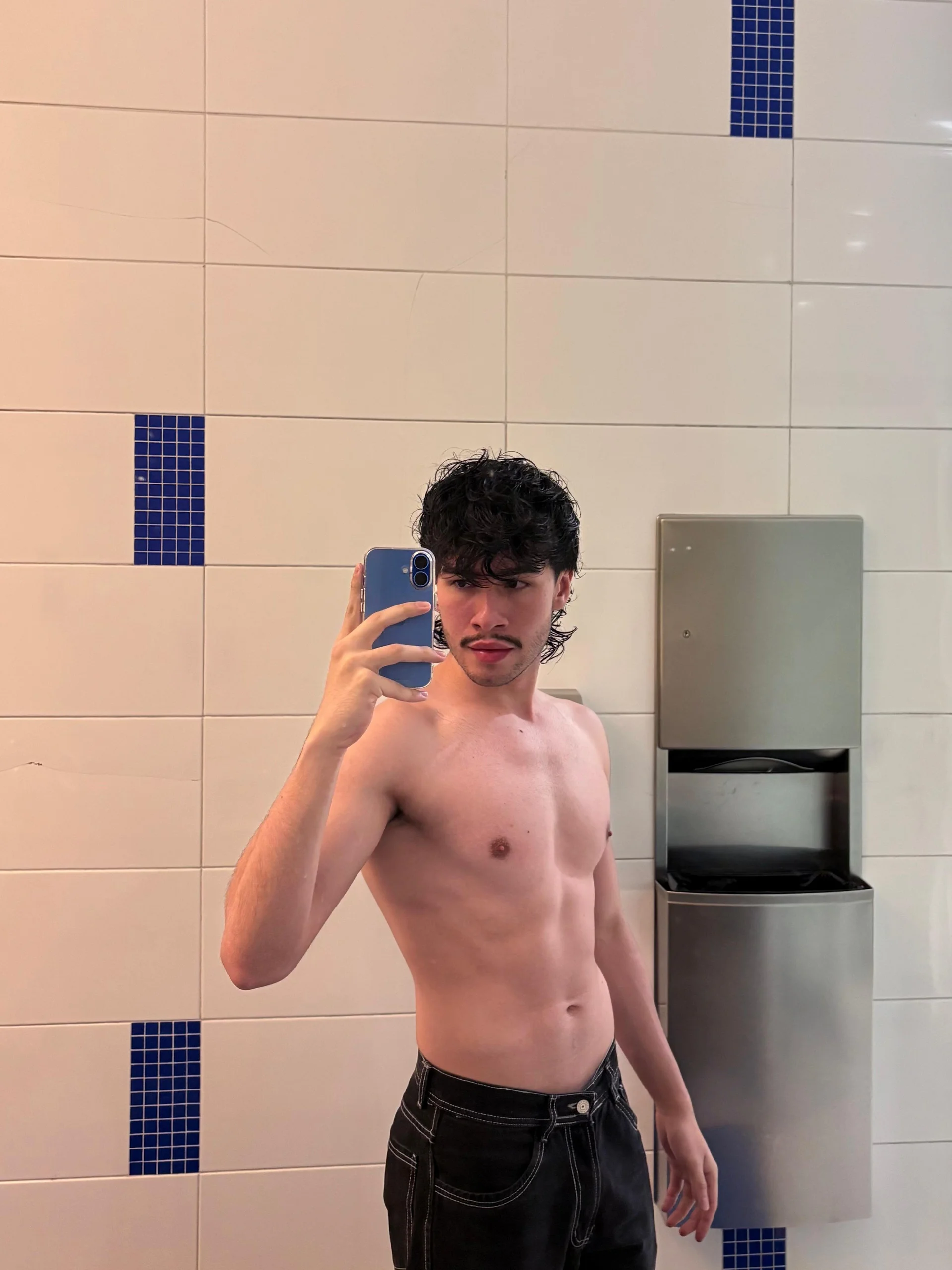 XXX Porn Photo of Nude theo_riviera 10