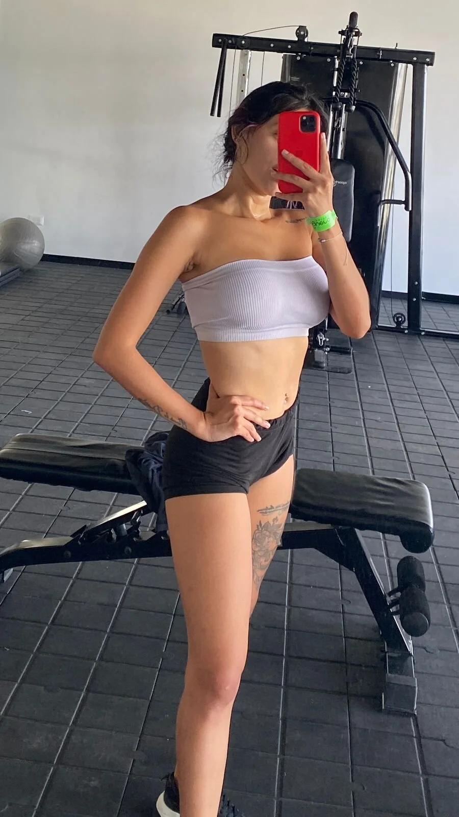 XXX Porn Photo of Nude emillyhills 9